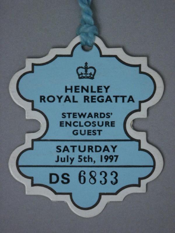 The Rowing Henley   Regatta 壁掛けプレート Sally Bosleys Badge Shop | Shop
